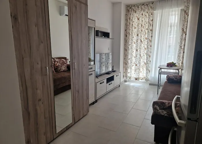 Apartment De Ja Vu 54 *